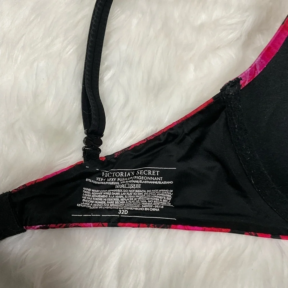 Very Sexy Victorias Secret Floral Black and Red Bra  Set